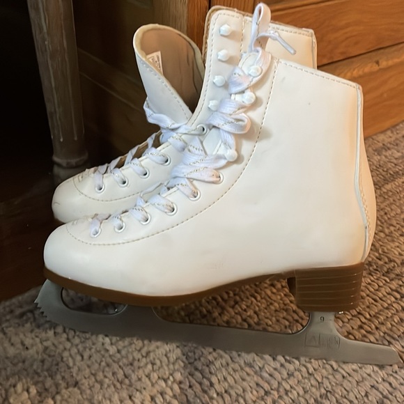 DBX classic Other Girls Dbx Classic Ice Skates Size 4 Poshmark